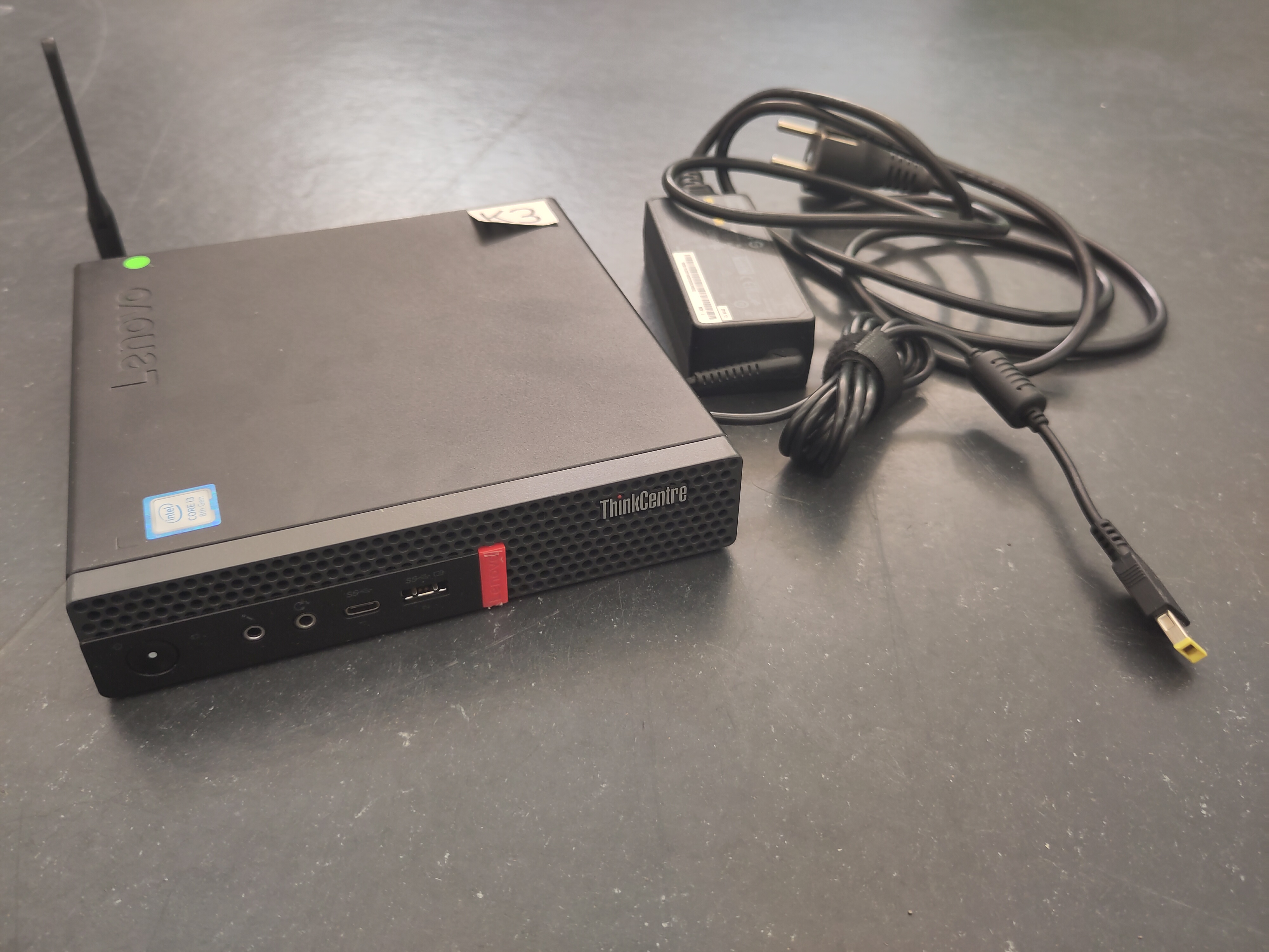 Rechner mit Netzteil